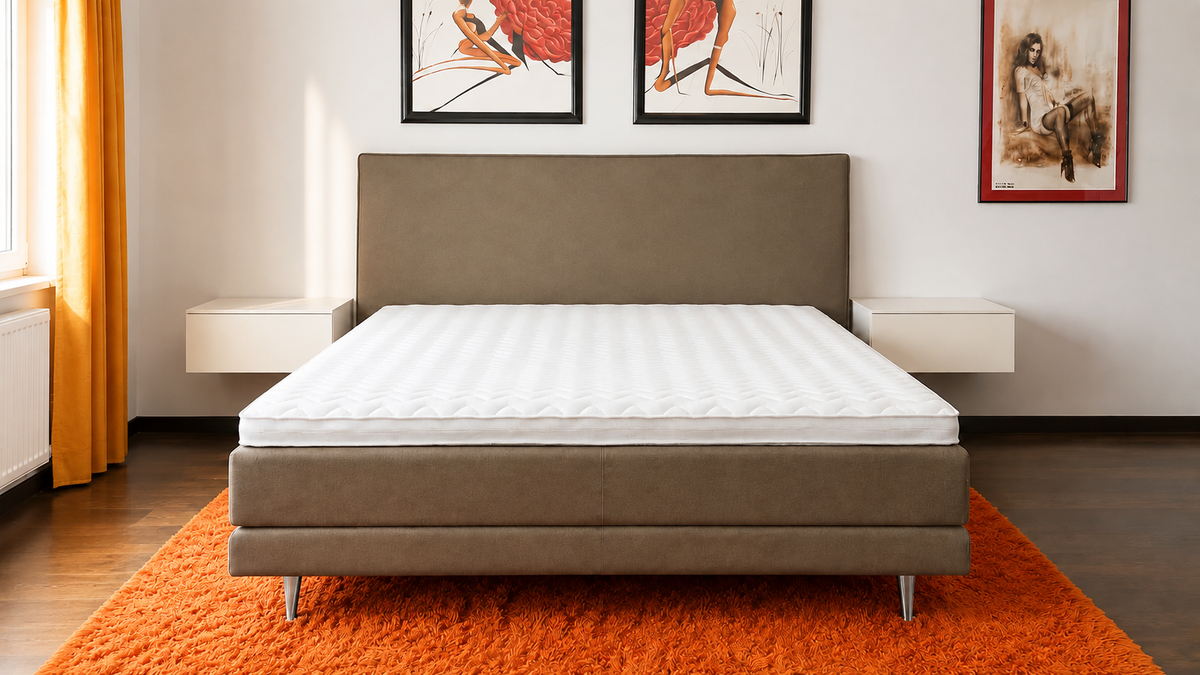 Schlafzimmer in Gelsenkirchen: Polsterbett mit schwebenden Nachtkonsolen