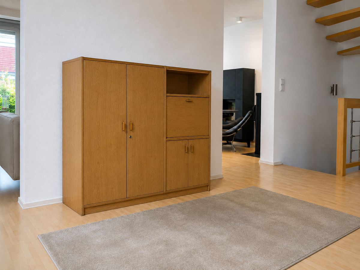 Wohn- und Arbeitsbereich in Gladbeck: Klappschreibtisch und TV-Möbel aus einem System
