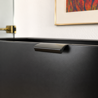 SENTA-mini Griffdetail am Sudbrock GOYA Hängesideboard in Cosmos-Schwarz