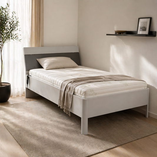 Elektrisches Einzelbett 100 × 200 cm mit motorisch verstellbarem Lattenrost