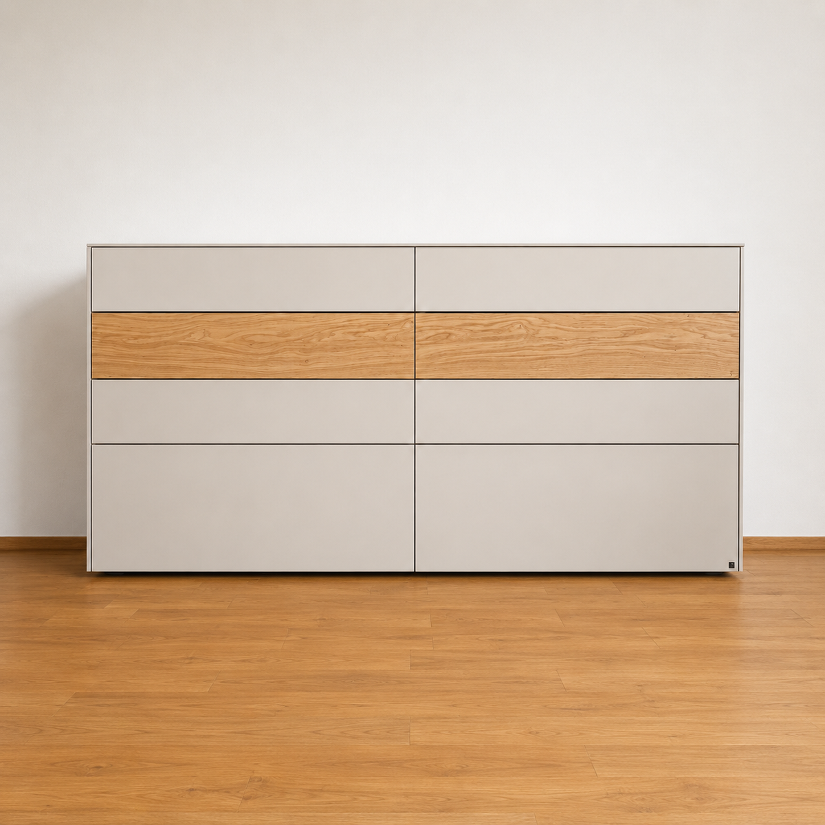 WK 420 VIVA Sideboard mit durchgehender gefrosteter Glasabdeckung