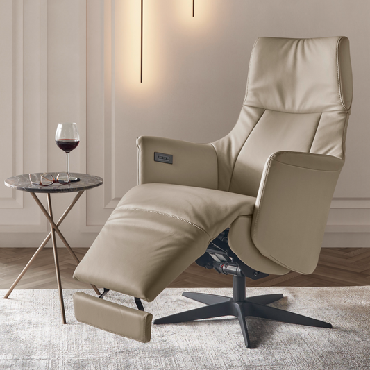 WK 689 SANO Relaxsessel mit unabhängig verstellbarer Rückenlehne, Fußstütze und Aufstehhilfe