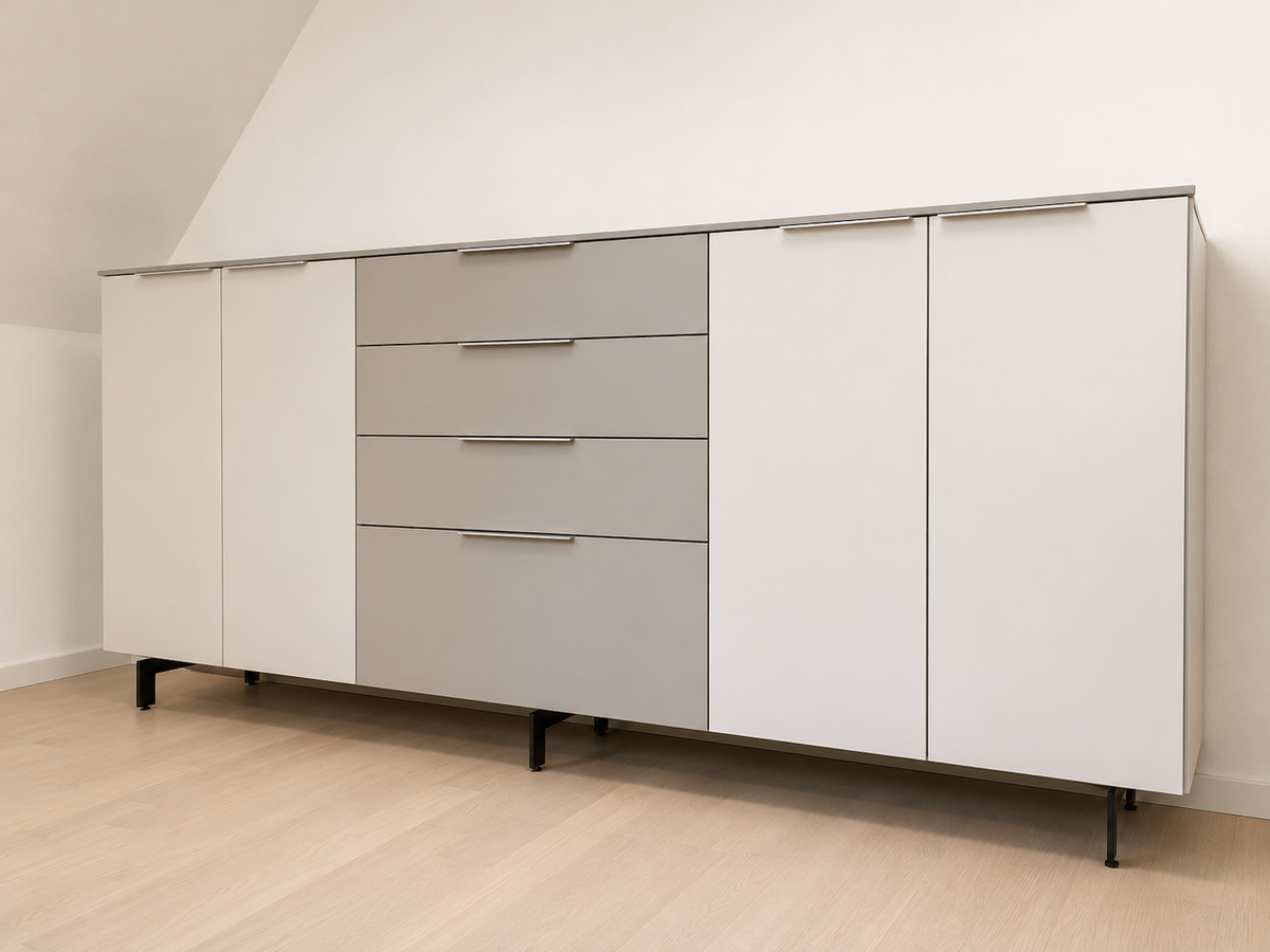 Schlafzimmer in Herten: Stauraum für Wand und Dachschräge